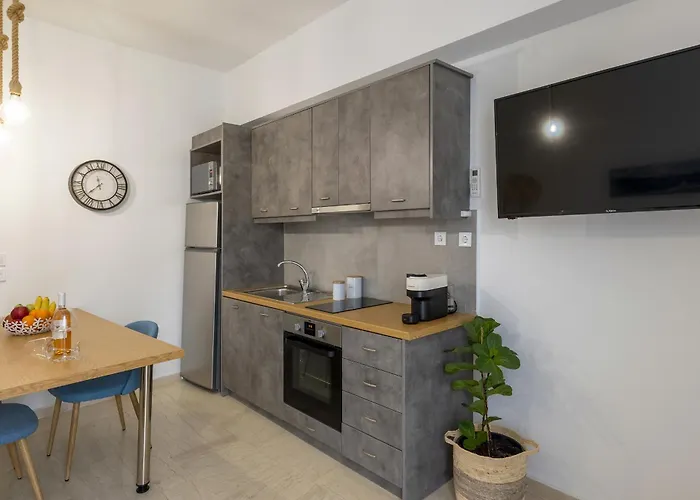 Atop Gold Luxury Apartment Ermoupoli