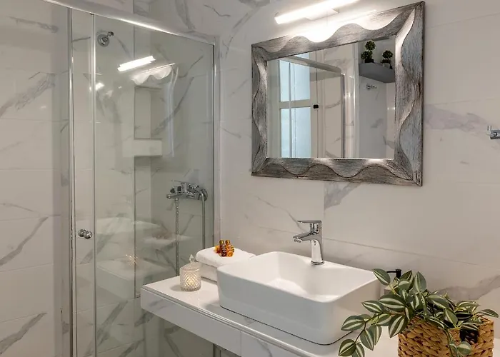 Atop Gold Luxury Apartment Ermoupoli