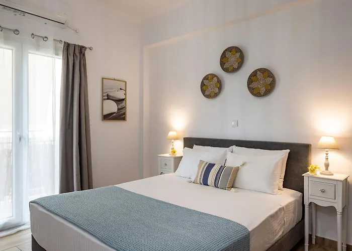 Atop Gold Luxury Apartment Ermoupoli